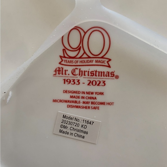 Mr. Christmas Vintage Inspired Plates set of 4 - Picture 7 of 10